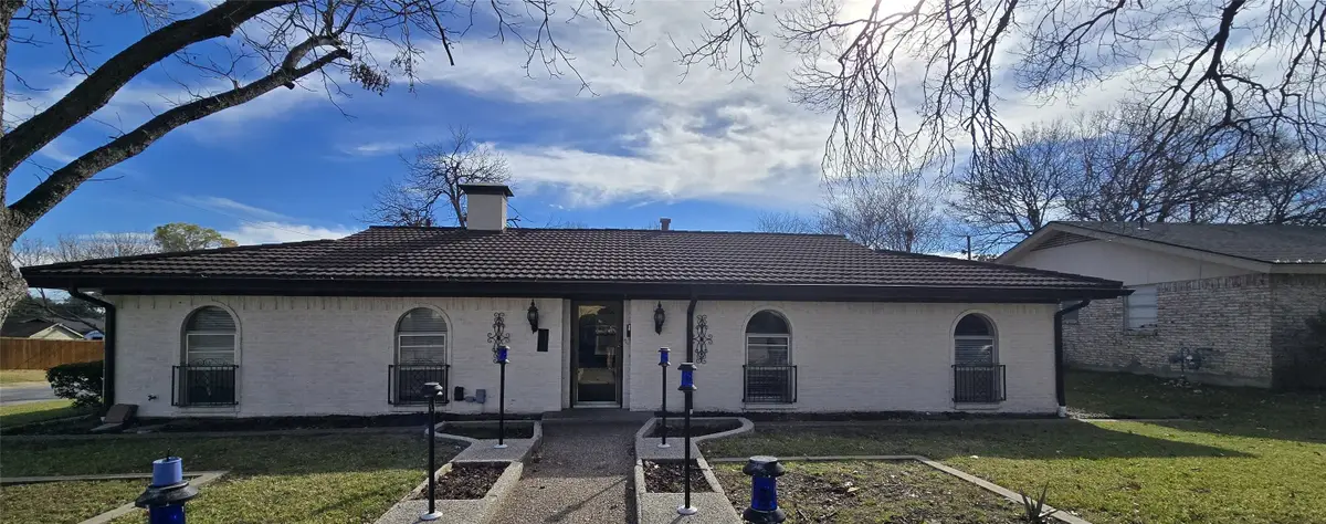 3401 Glenmont Drive, Fort Worth, TX 76133 - Image #1