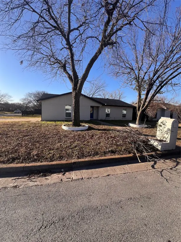 4232 Burly Street, Forest Hill, TX 76119