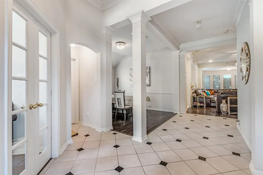 6873 Shoreway Drive, Grand Prairie, TX 75054 - Image #3