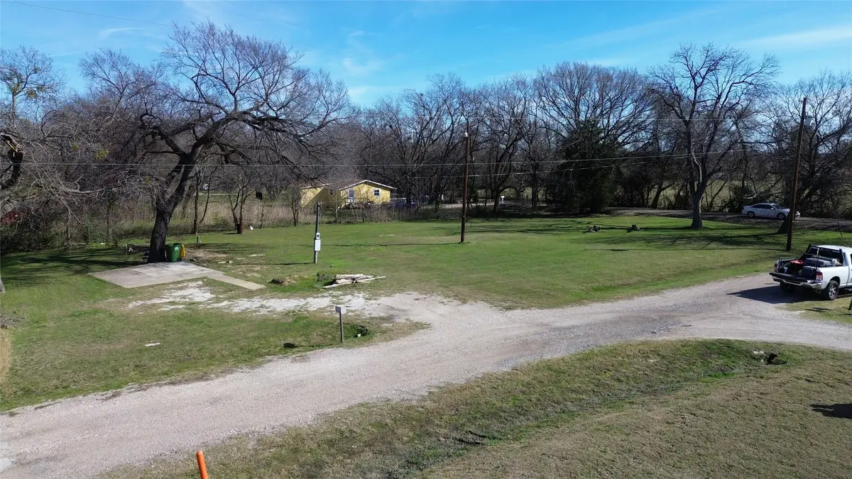 304 N Miller Avenue, Hubbard, TX 76648 - Image #1