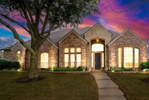 8949 Kingston Court, North Richland Hills, TX 76182