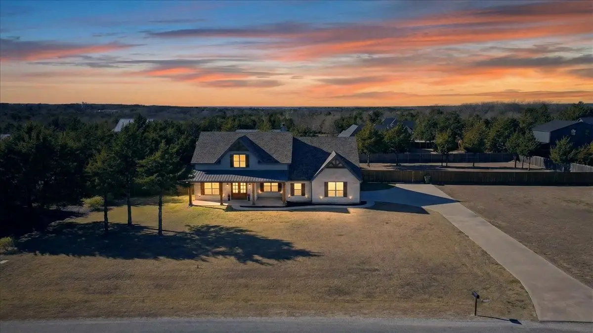 341 Guy Lane, Pottsboro, TX 75076 - Image #1