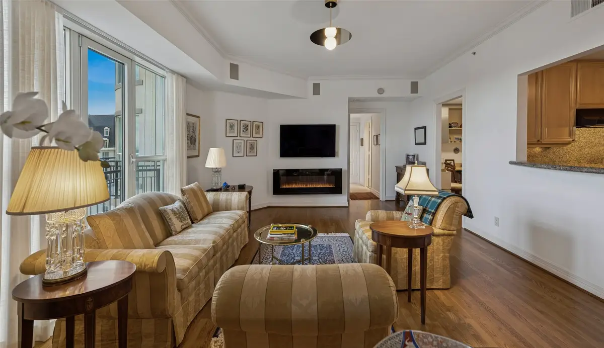 3401 Lee Parkway #2106, Dallas, TX 75219 - Image #1