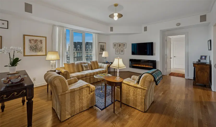 3401 Lee Parkway #2106, Dallas, TX 75219 - Image #2