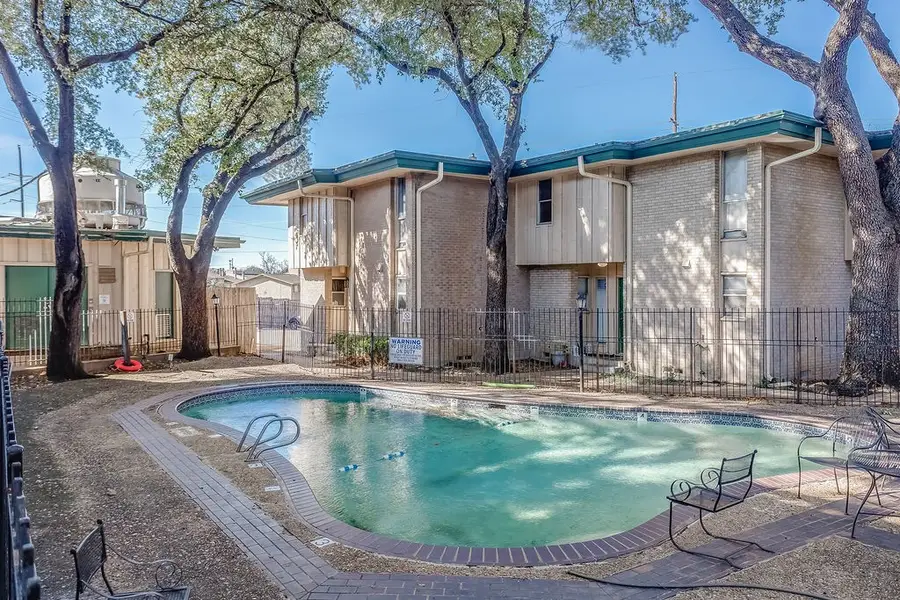 954 S Weatherred Drive, Richardson, TX 75080 - Image #2