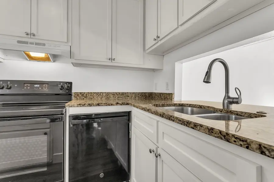 954 S Weatherred Drive, Richardson, TX 75080 - Image #3