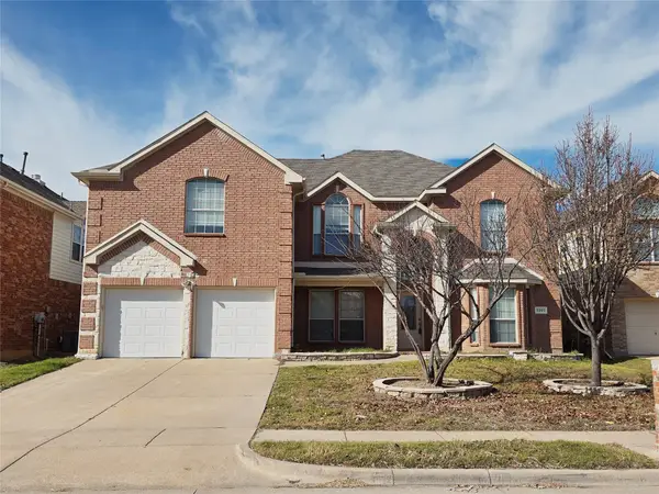 5207 W Cove Way, Grand Prairie, TX 75052