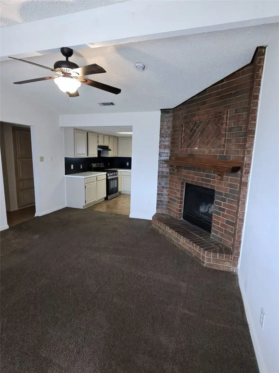 1018 Alexis Court, Glenn Heights, TX 75154 - Image #2