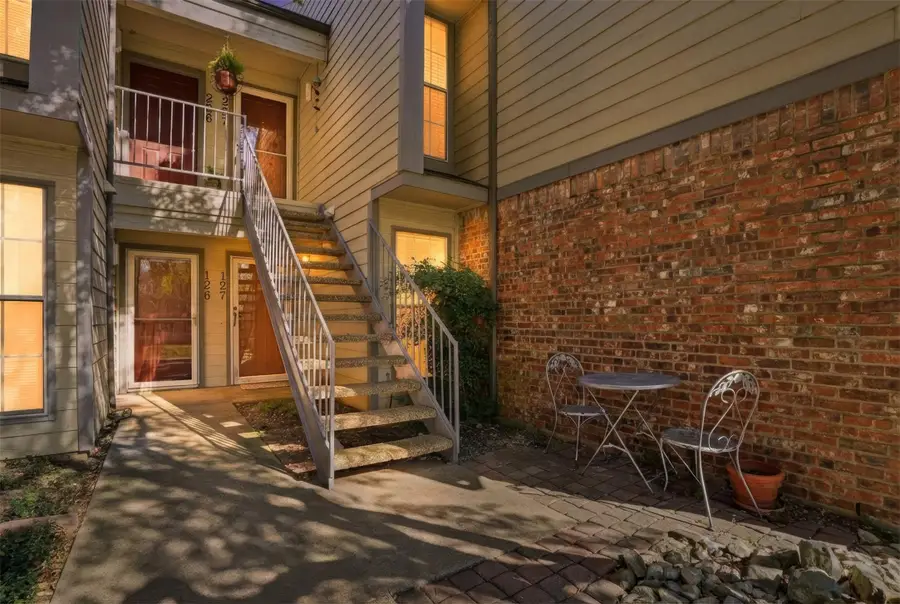 2535 Wedglea Drive #F-127, Dallas, TX 75211 - Image #2