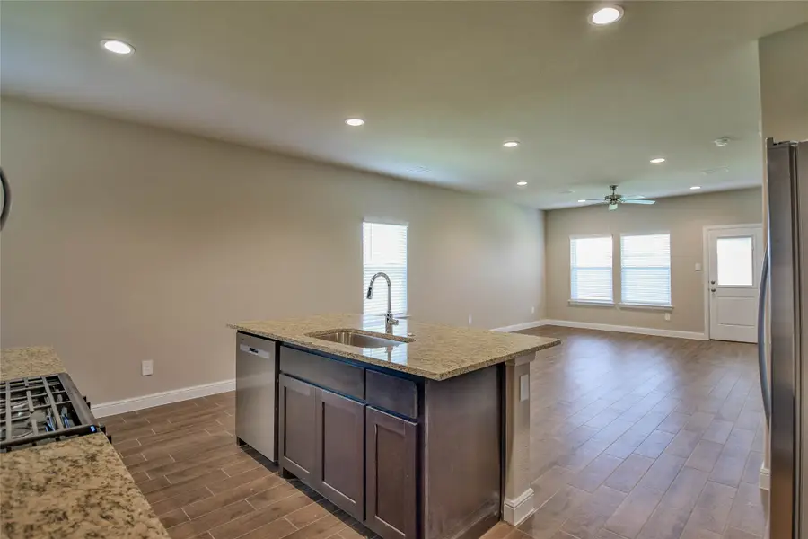 676 Capstone Circle, Granbury, TX 76048 - Image #3