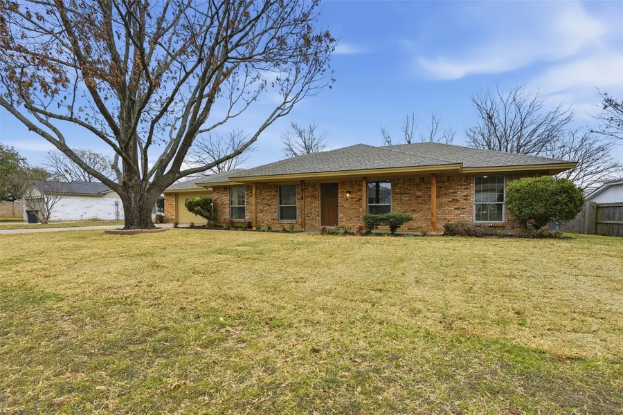 1215 Bradley Drive, Cleburne, TX 76033 - Image #2