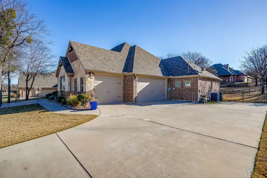 601 S Sugartree Drive, Lipan, TX 76462 - Image #3