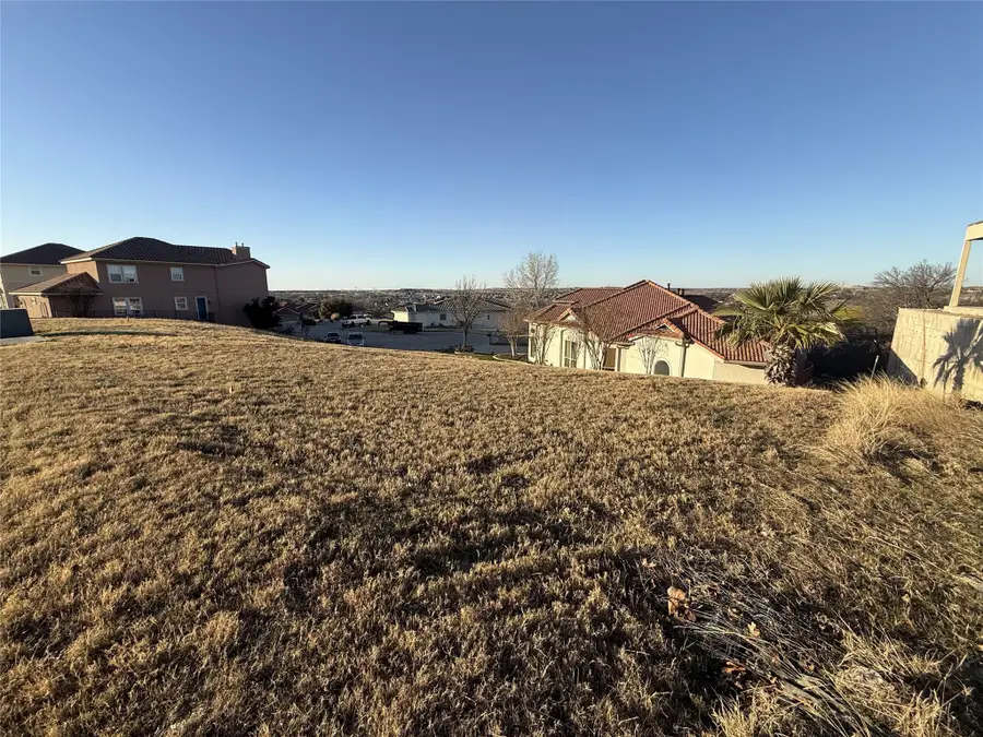 7705 Lakeview Circle, Fort Worth, TX 76179 - Image #3