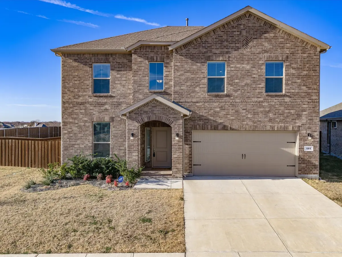 186 Dogwood Avenue, Rhome, TX 76078 - Image #1