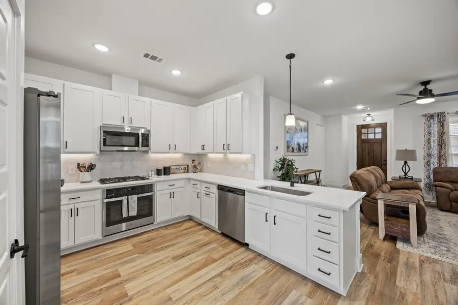 10856 Eva Mae Boulevard, Midlothian, TX 76065 - Image #3