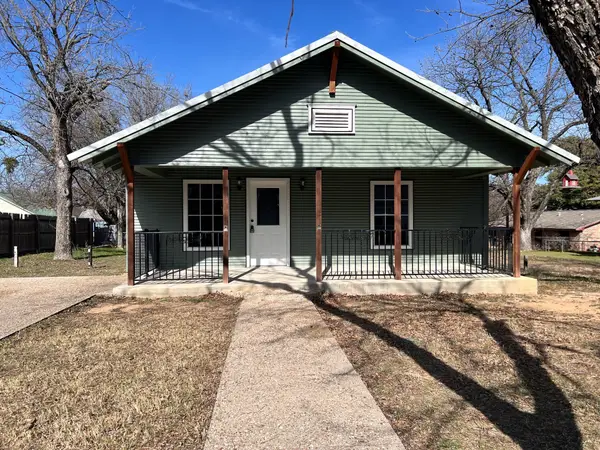 205 W Neely Avenue, Comanche, TX 76442