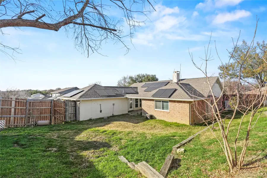 1614 Chesterfield Drive, Carrollton, TX 75007 - Image #3