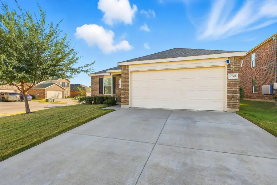 10101 Newtown Drive, Fort Worth, TX 76036 - #2