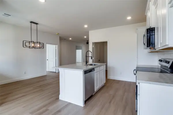 5814 Carlton Garrett Street, Dallas, TX 75215