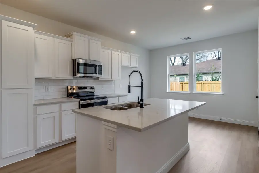 5814 Carlton Garrett Street, Dallas, TX 75215 - Image #3