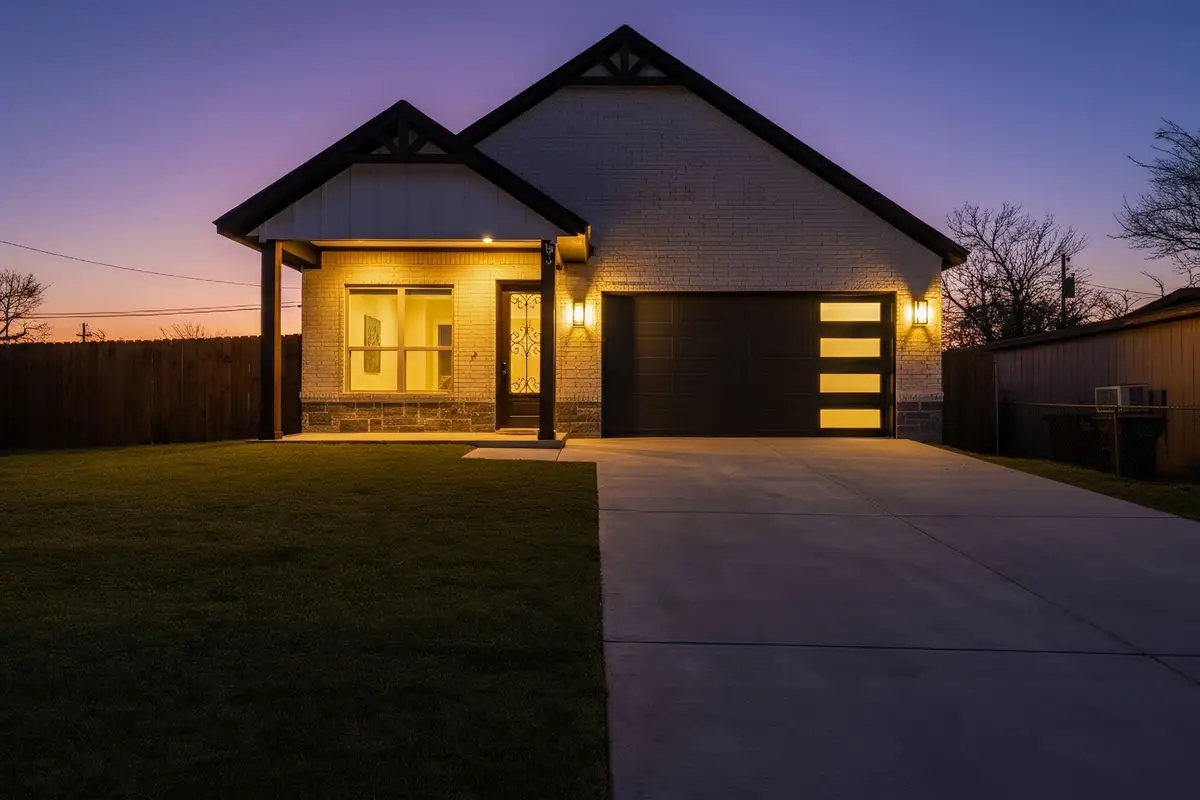 3401 S Hughes Avenue, Fort Worth, TX 76119 - #1