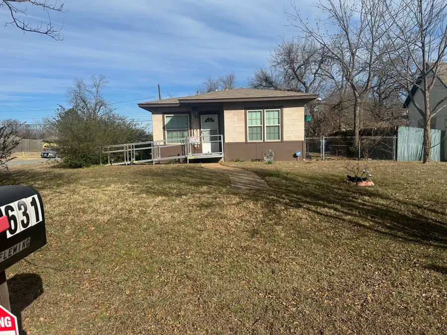631 W Walker Street, Denison, TX 75020 - Image #2
