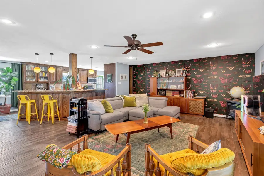 406 N Oak Lane, Tolar, TX 76476 - Image #3