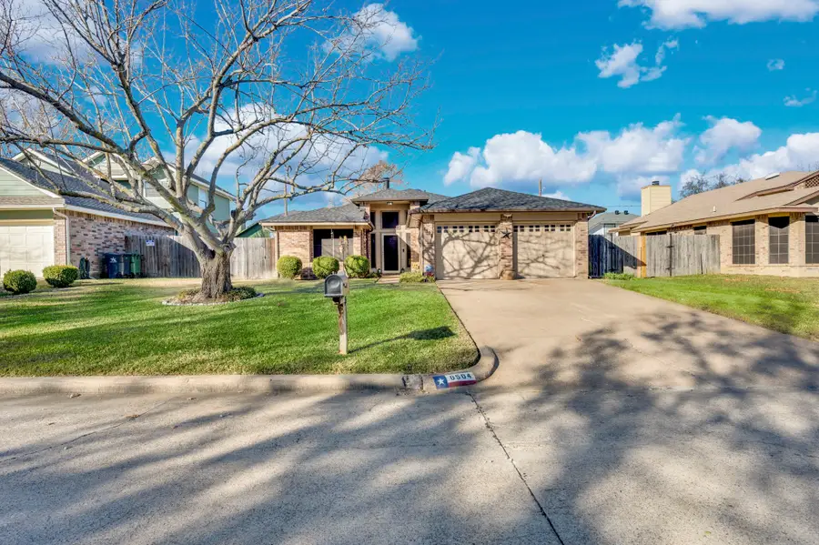 6504 Topaz Drive, Arlington, TX 76001 - Image #2