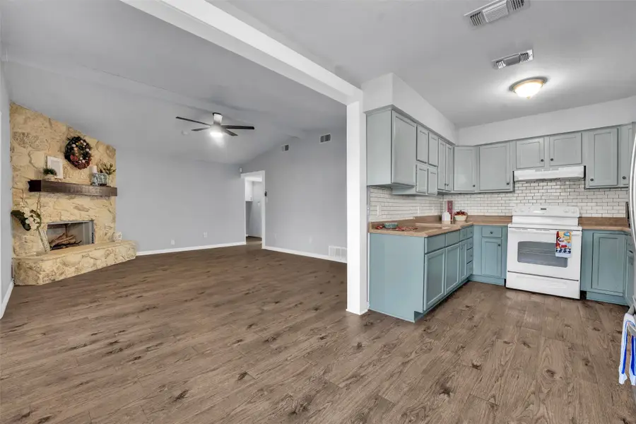 1007 Kay Lynn Street, Mansfield, TX 76063 - Image #3