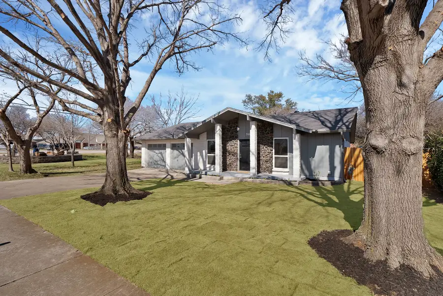 7805 Emerald Hills Way, North Richland Hills, TX 76180 - Image #2