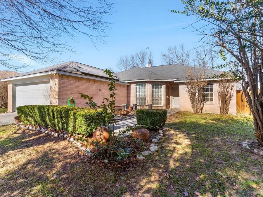 409 Huddleston Court, Springtown, TX 76082 - #2