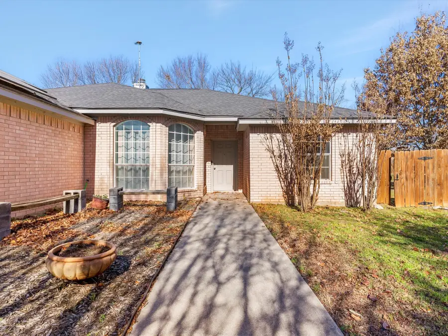 409 Huddleston Court, Springtown, TX 76082 - #3