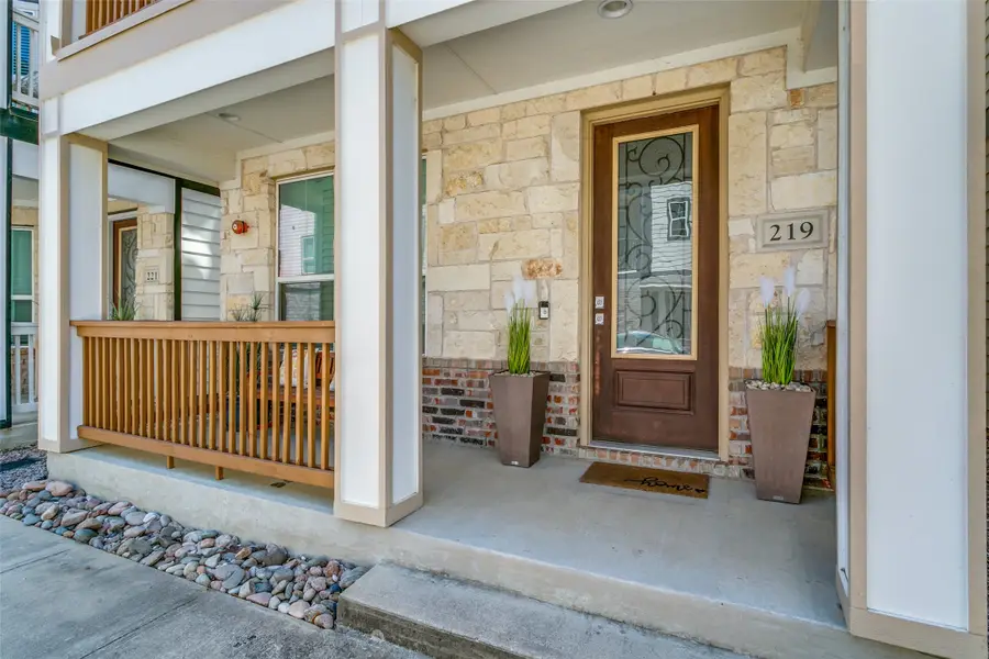 219 S Village Way, Lewisville, TX 75057 - #2