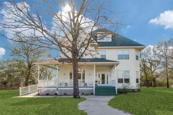 7700 Farm Village Road, Scurry, TX 75158