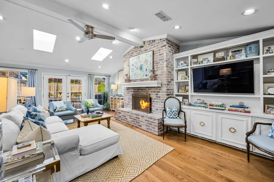 10623 Estate Lane, Dallas, TX 75238 - Image #2