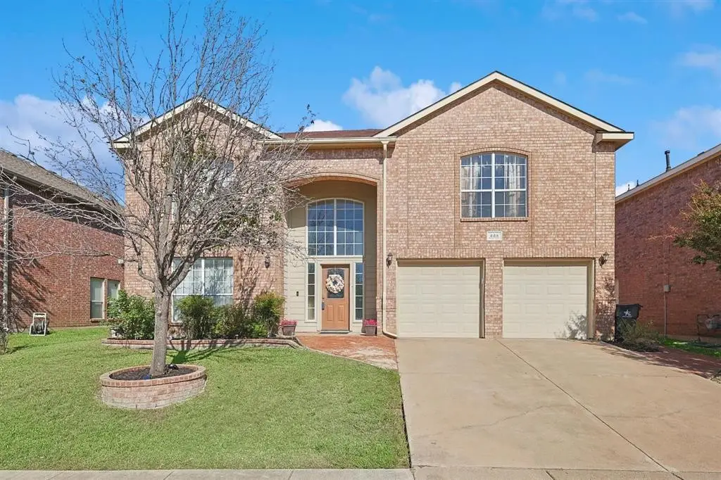 225 Quail Trail Lane, Arlington, TX 76002 - Image #1