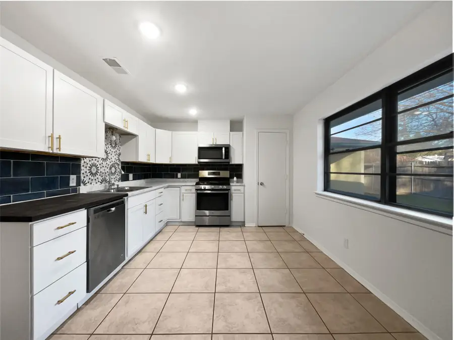 2422 Kingston Street, Arlington, TX 76015 - Image #2