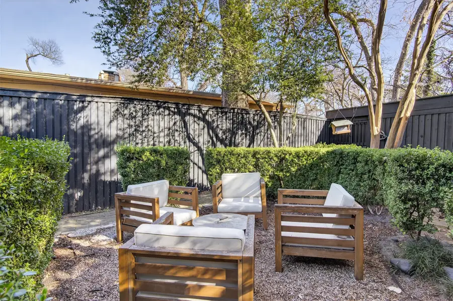 10329 Lake Gardens Drive, Dallas, TX 75218 - Image #3