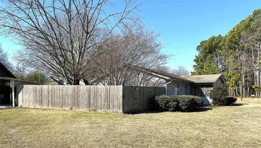 645 N Center Street, Blossom, TX 75416 - #3