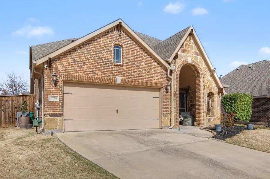 5728 Brookside Drive, Justin Roanoke, TX 76226 - #2