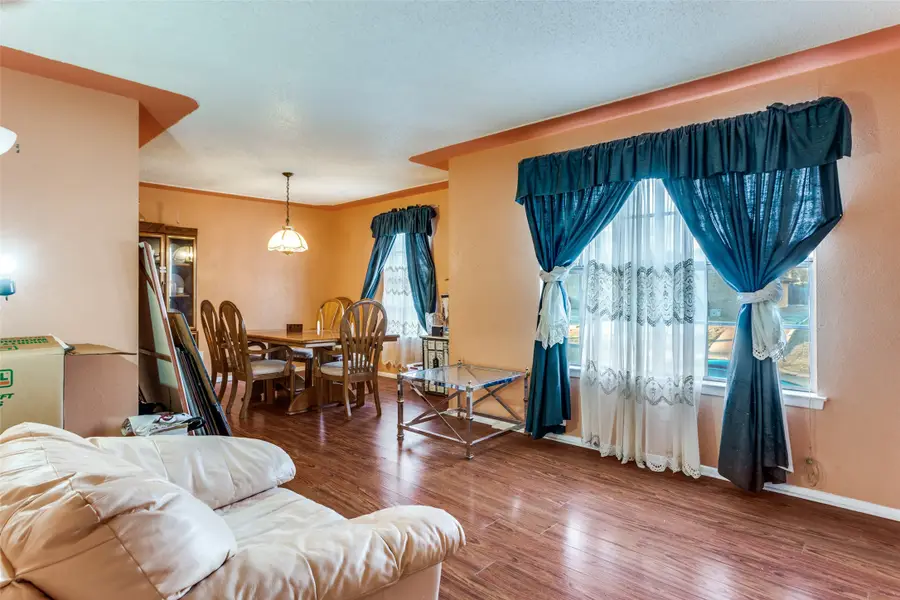 8001 Carrick Street, Benbrook, TX 76116 - Image #3