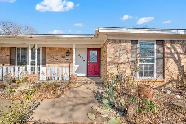 8209 Pearl Street, North Richland Hills, TX 76180