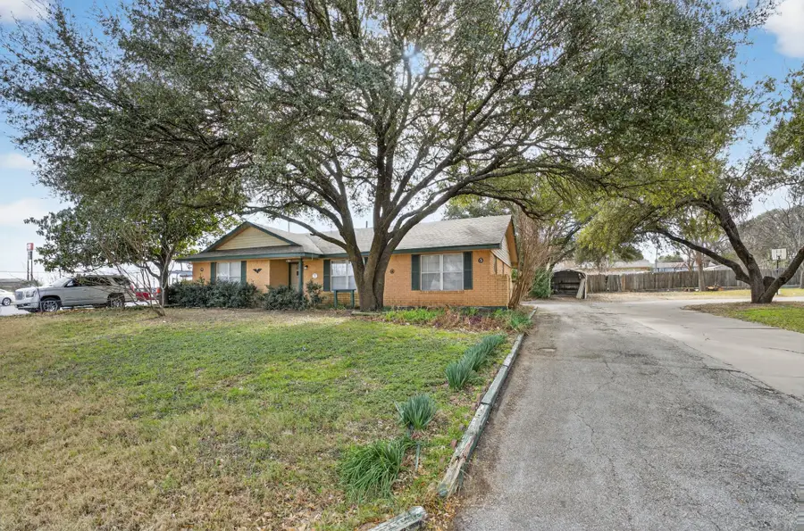 1304 E Franklin Street, Hillsboro, TX 76645 - #2