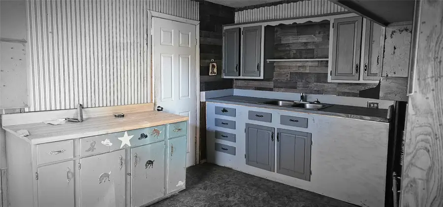 415 Johnson Street, Wilmer, TX 75172 - Image #2