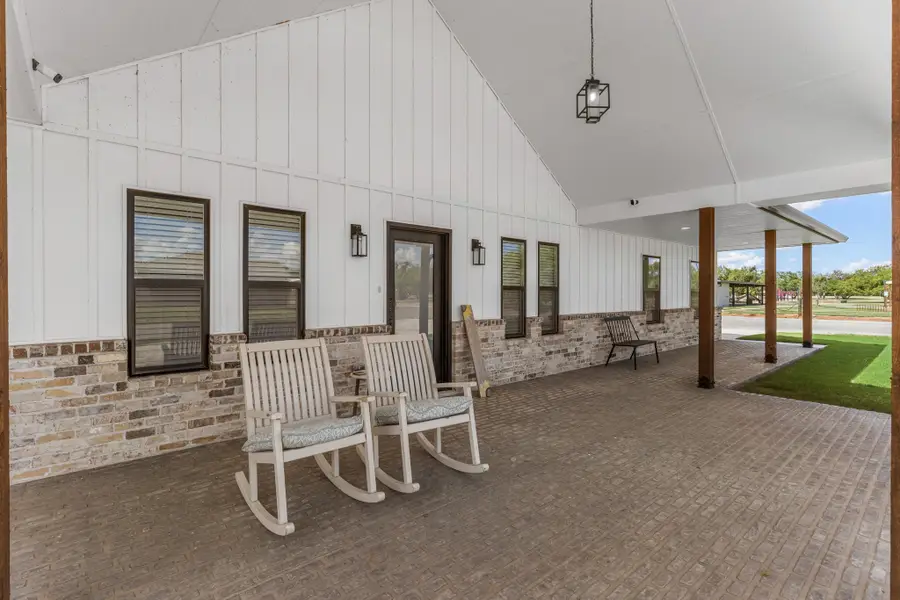 304 Mariners Way, Wichita Falls, TX 76308 - #2