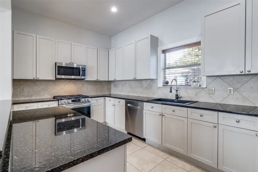 4830 Cedar Springs Road #11, Dallas, TX 75219 - Image #3