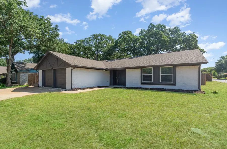 6908 Briardale Drive, North Richland Hills, TX 76182 - Image #2