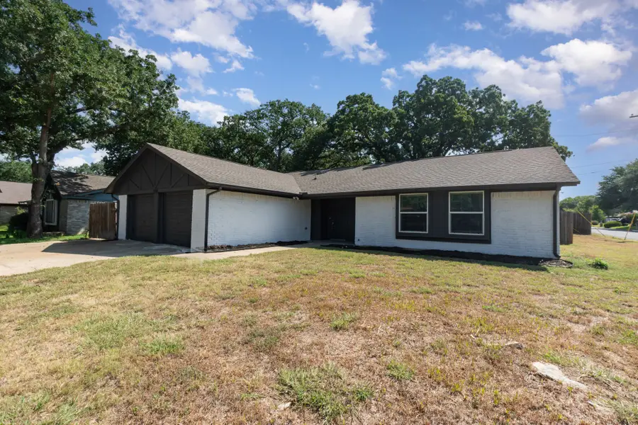 6908 Briardale Drive, North Richland Hills, TX 76182 - Image #3