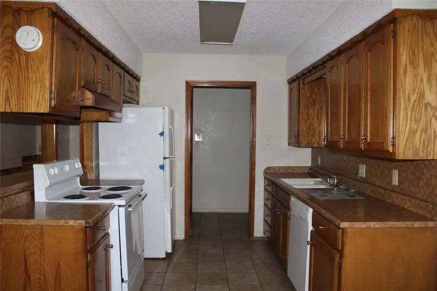 613 Renfro Street, Burleson, TX 76028 - #2