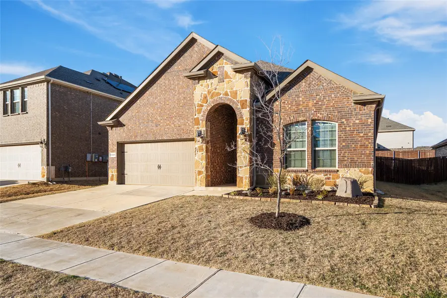10309 Fall Brook Drive, Aubrey, TX 76227 - Image #2